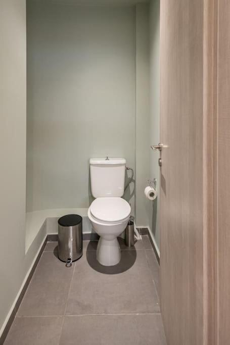 אתונה Smaragdi Luxury Jacuzzi Apartment Noho Premium Living מראה חיצוני תמונה