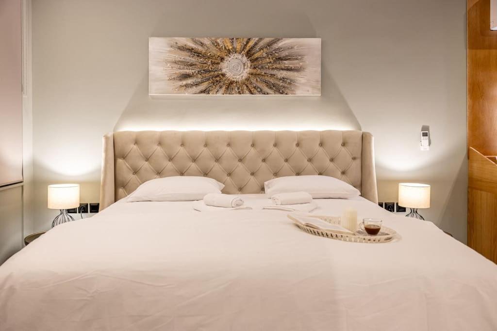 אתונה Smaragdi Luxury Jacuzzi Apartment Noho Premium Living מראה חיצוני תמונה