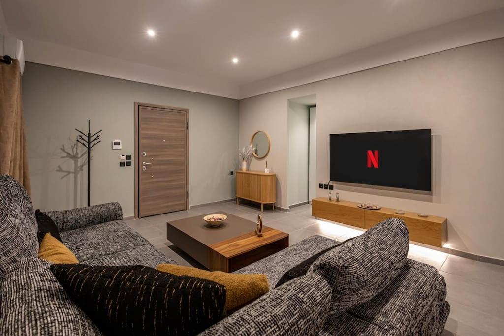 אתונה Smaragdi Luxury Jacuzzi Apartment Noho Premium Living מראה חיצוני תמונה