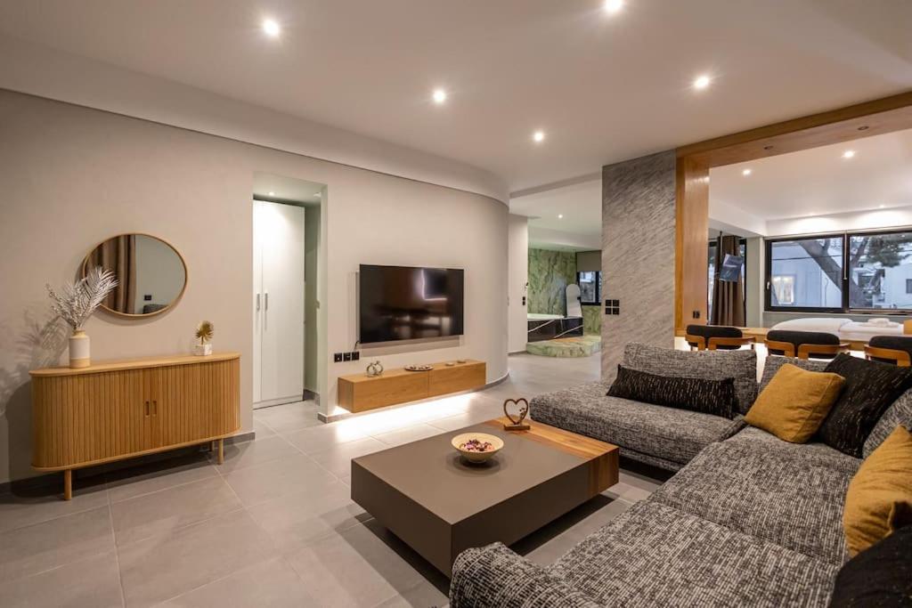 אתונה Smaragdi Luxury Jacuzzi Apartment Noho Premium Living מראה חיצוני תמונה